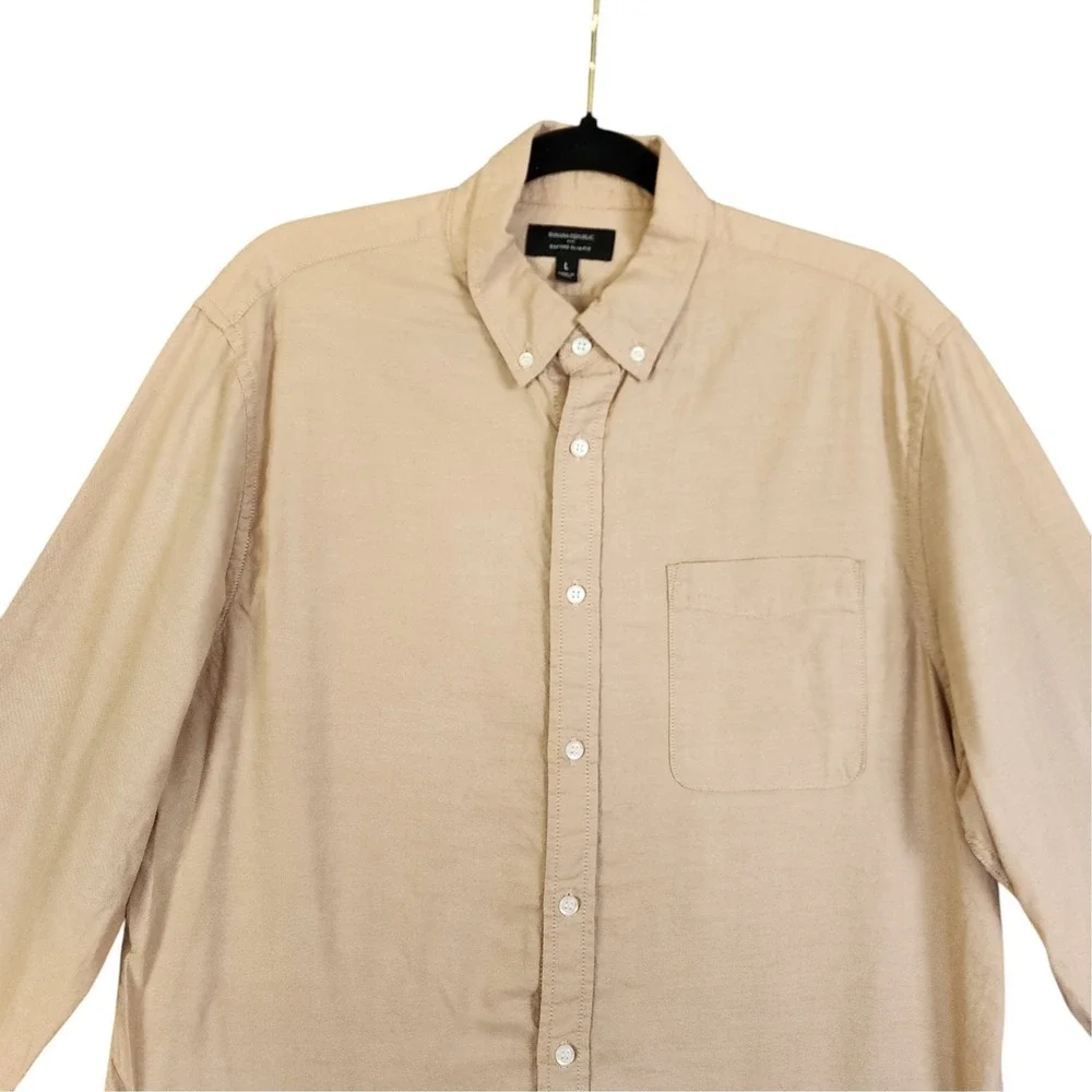 Banana Republic Factory Mens Oxford Slim Fit Button Down Shirt Size Large‎ Tan